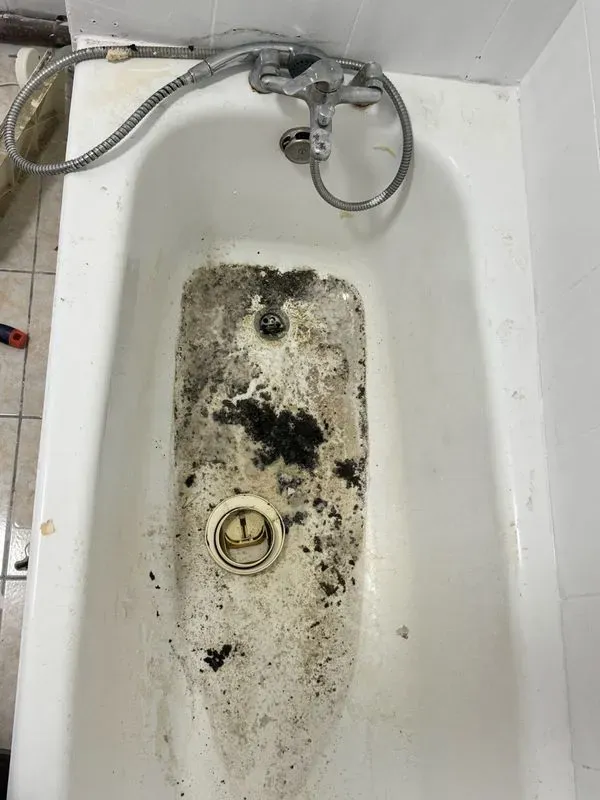 Baignoire sale